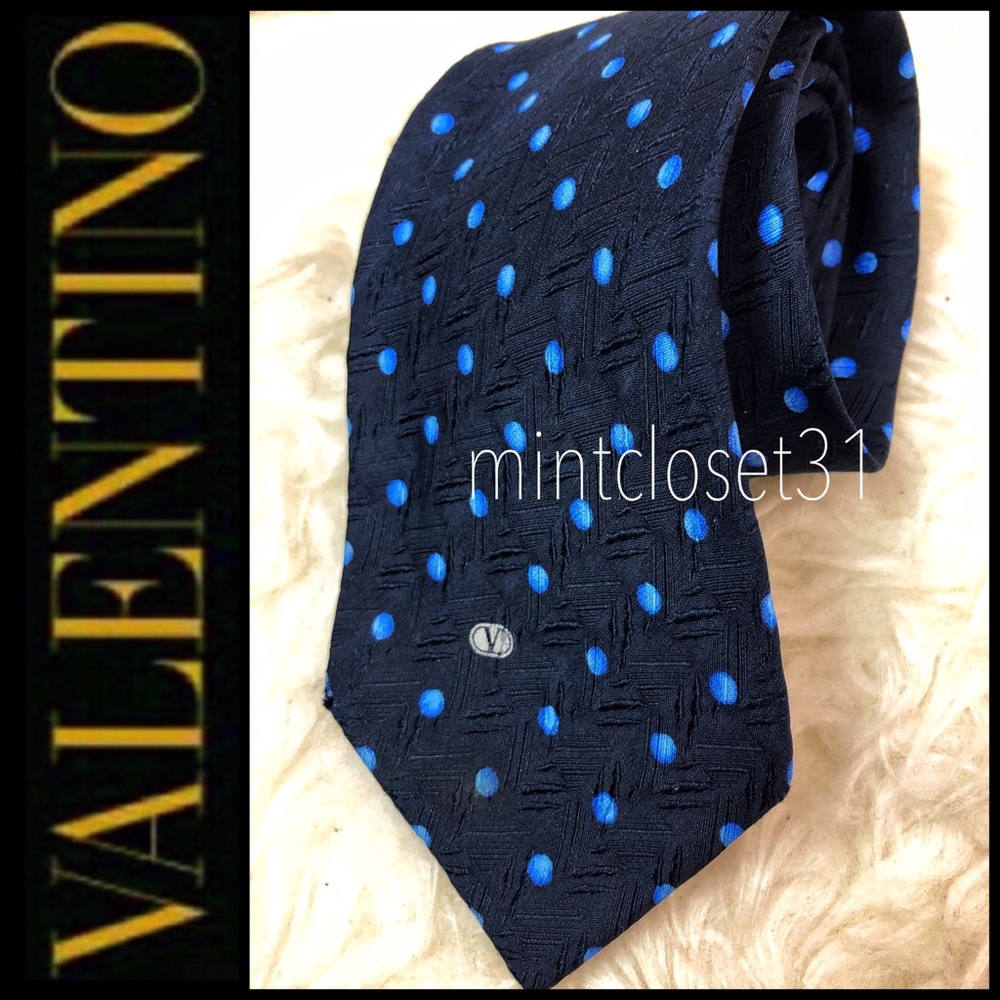 🆕 Valentino Italy Silk Tie - Picture 2 of 9